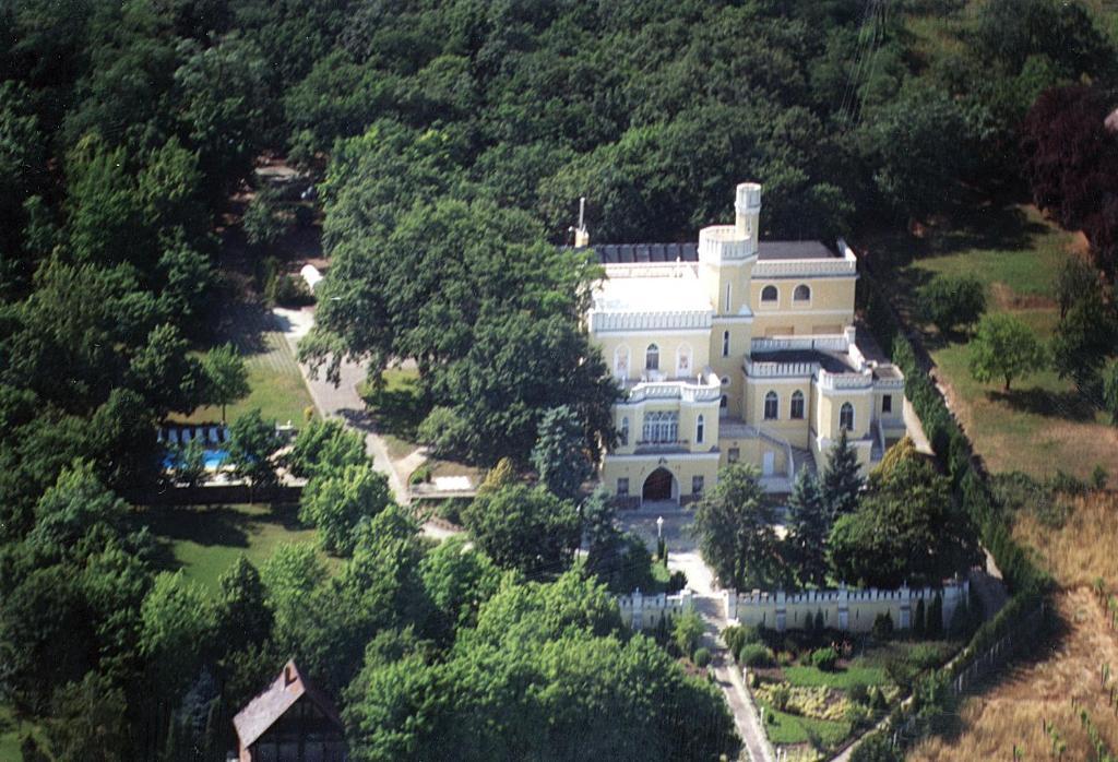 Sir David Balaton Castle Apartmanok 벌러톤세페즈드 외부 사진