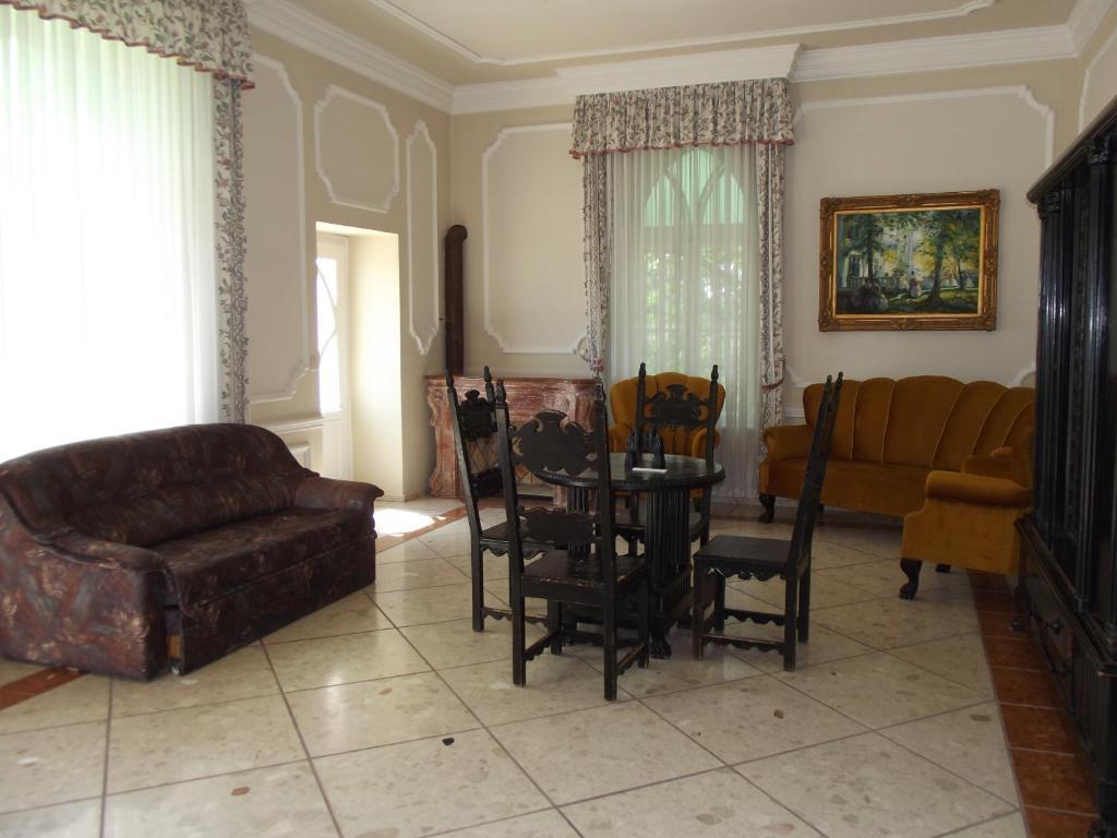 Sir David Balaton Castle Apartmanok 벌러톤세페즈드 객실 사진