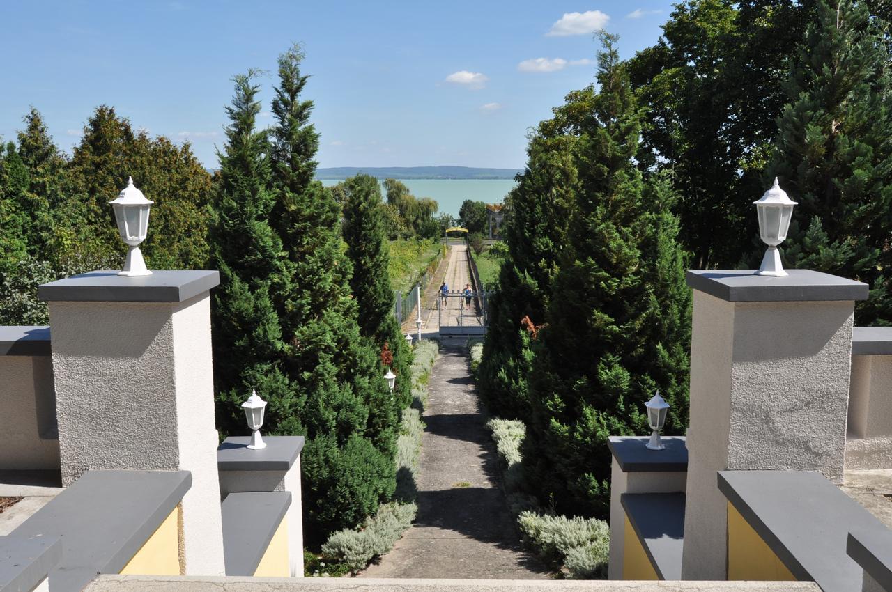 Sir David Balaton Castle Apartmanok 벌러톤세페즈드 외부 사진